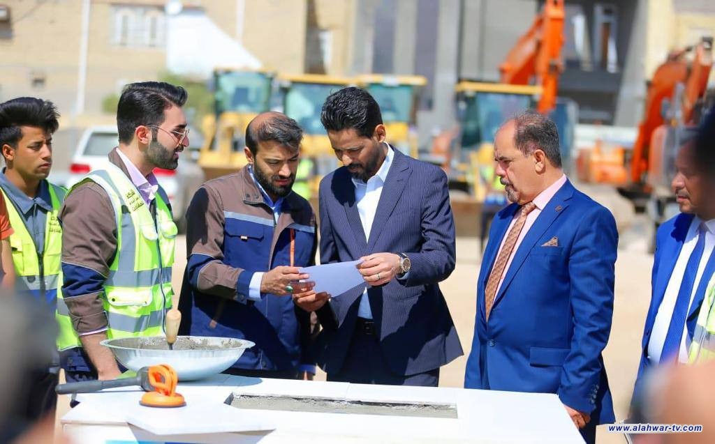 حافظ ذي قار الدكتور المهندس محمد هادي الغزي يعلن عن إحالة وتوقيع عقود وتسليم مواقع العمل ل ( 18 ) مشروع خدمي في قضاء الناصرية  ضمن مشاريع تنمية الاقاليم لعام 2023 .